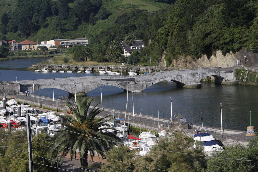 La Diputación de Gipuzkoa va a iniciar en breve, en una o dos semanas, las obras de sujeción del puente que une Mutriku y Deba, que tendrán un presupuesto de aproximadamente 1,2 millones de euros y se acometerán por el procedimiento de urgencia. Se reconstruirá piedra a piedra