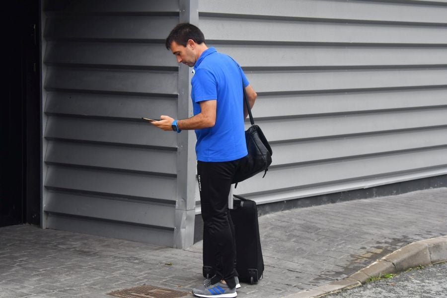 La plantilla de la Real, menos los lesionados y De La Bella, que está pendiente de solucionar su futuro, se ha entrenado en una sesión matutina en Zubieta.