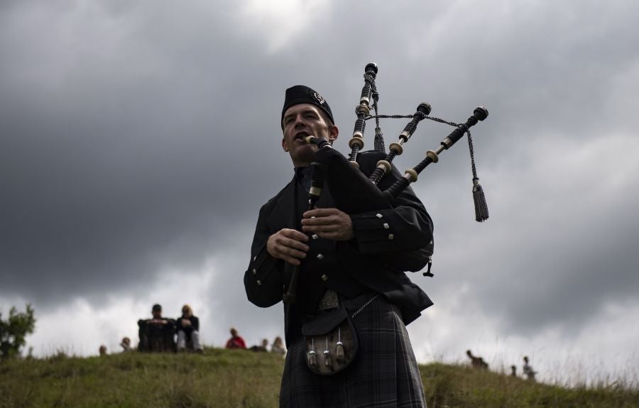 En Schliersee, Baviera, los participantes de Alemania, Suiza y Austria miden sus fuerzas en once disciplinas diferentes, dentro del VII Highland Games Schliersee.