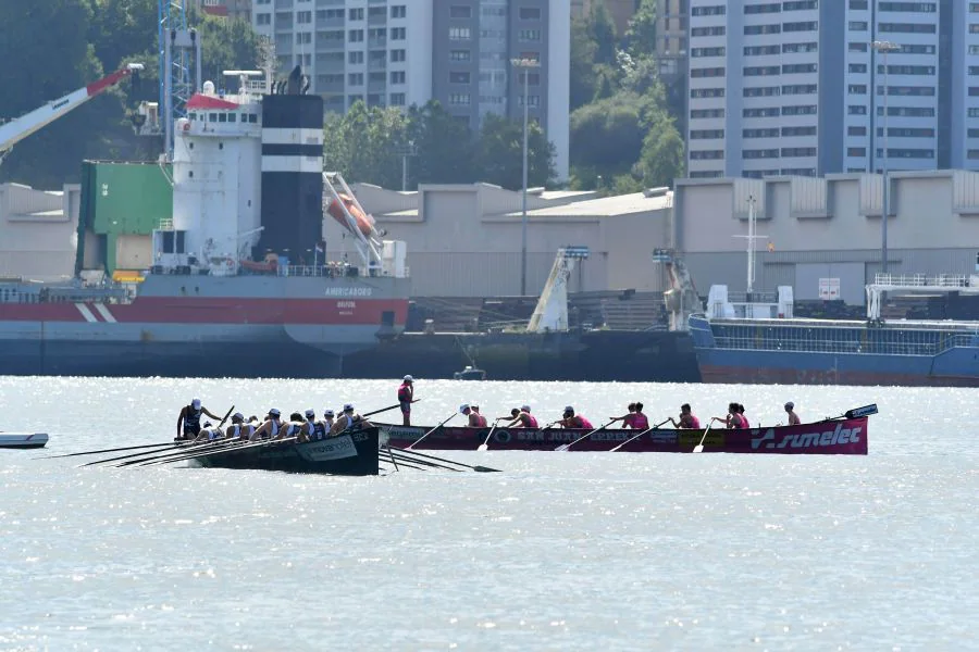 No pudo ser en el playoff de la ARC para Hibaika y San Juan B, que esta mañana en Pasaia han acabado por detrás de Santoña y Camargo, nuevas traineras de la ARC-1. Las dos traineras guipuzcoanas, en cambio, pierden la categoría al descender a la ARC-2.