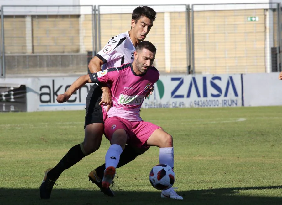 Orbegozo, de cabeza, igualó el gol inicial de Esnaola en propia puerta 