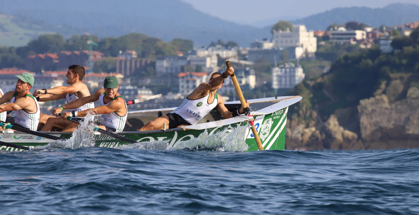 Las dudas estaban puestas en botes como San Pedro y Santurtzi, que al final entraron tras una gran regata, sobre todo el equipo morado que ha sido un asiduo en esta bandera y que llegó a nueve segundos de la embarcación ganadora, un mérito en una prueba tan dura como esta previa