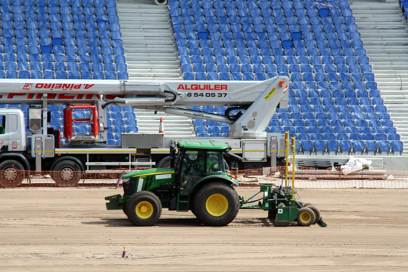 La reforma del estadio de Anoeta sigue su curso para poder abris sus puerta el 15 de septiembre ante el Barcelona