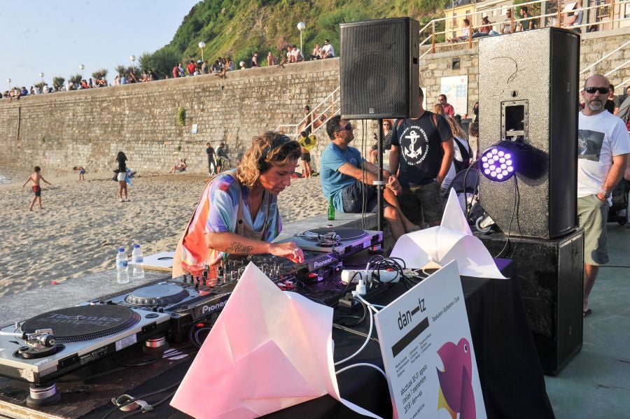 La Plaza Nestor Basterretxea, Tabakalera y Gazteszena acogen hoy la primera jornada completa del Festival Dantz 