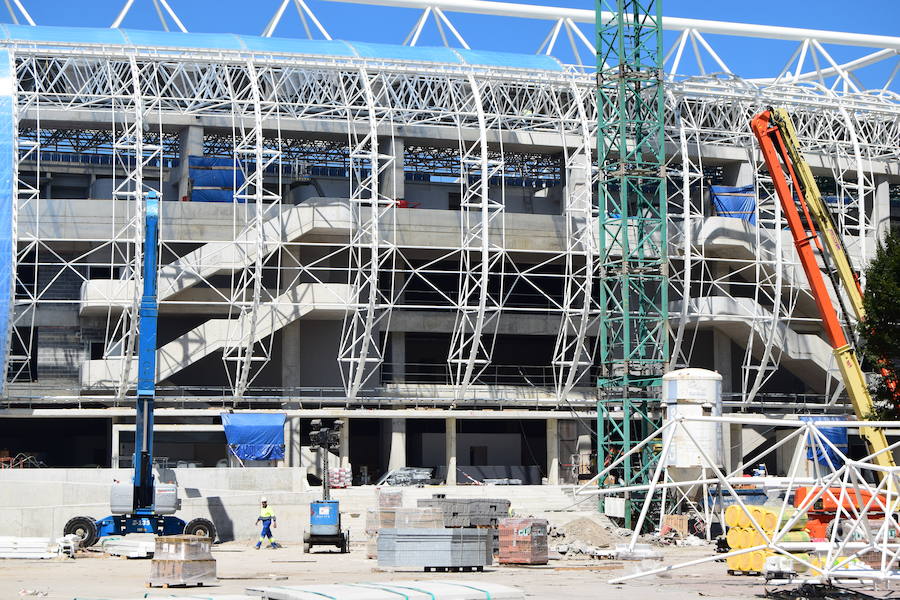 La reforma del estadio de Anoeta sigue su curso para poder abrir sus puerta el 15 de septiembre ante el F.C. Barcelona
