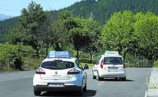 Las autoescuelas de Gipuzkoa culpan a Tráfico de los retrasos en los exámenes prácticos