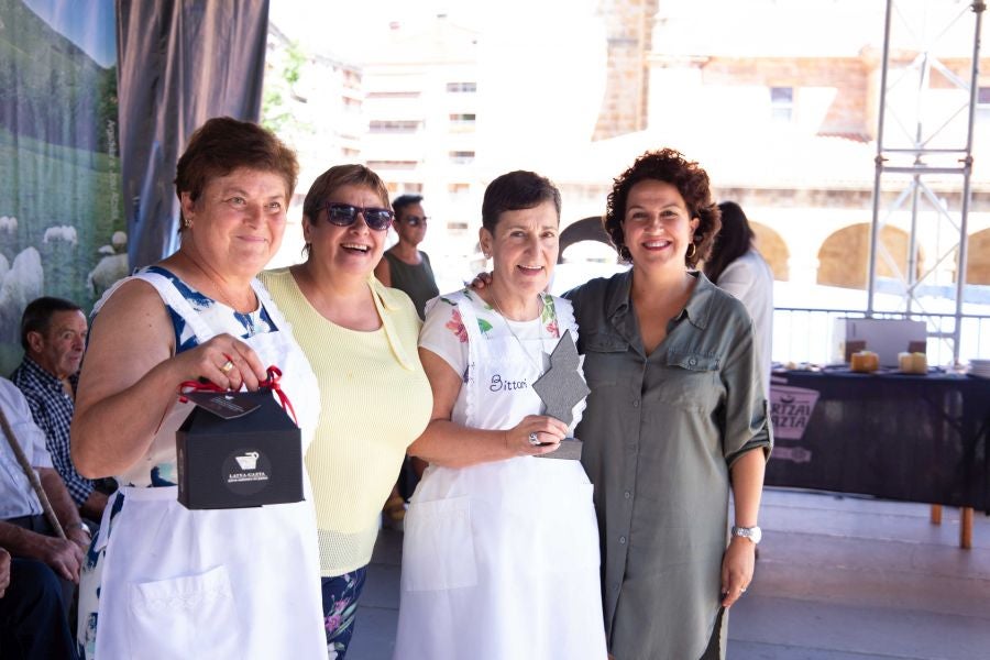 El Artzain Eguna de Gipuzkoa ha cumplido este domingo 28 años celebrándose en el centro de Legazpi, con la flor y nata del pastoreo del territorio como protagonistas.