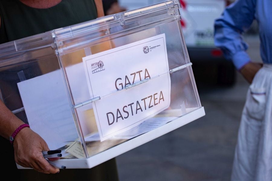 El Artzain Eguna de Gipuzkoa ha cumplido este domingo 28 años celebrándose en el centro de Legazpi, con la flor y nata del pastoreo del territorio como protagonistas.