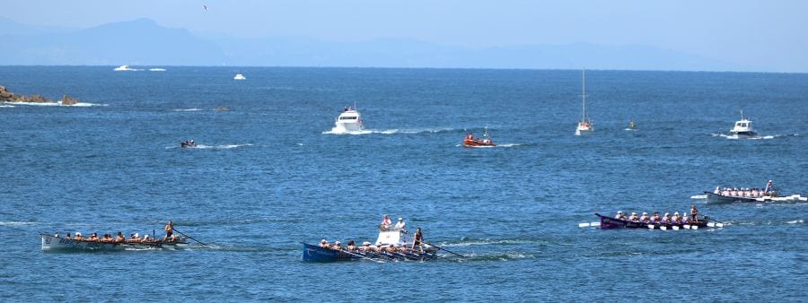 La bahía de San Sebastián ha acogido este domingo la regata de la Bandera de La Concha.