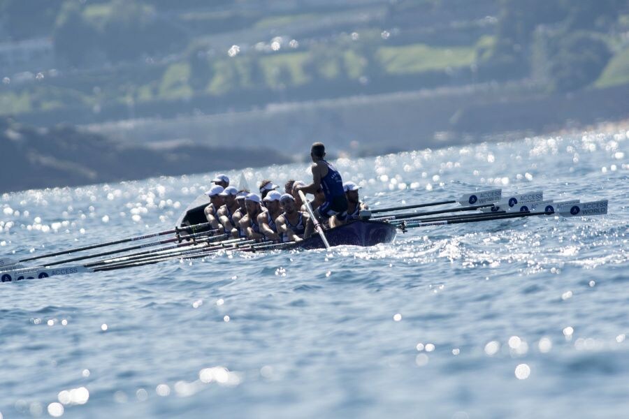 La bahía de San Sebastián ha acogido este domingo la regata de la Bandera de La Concha.