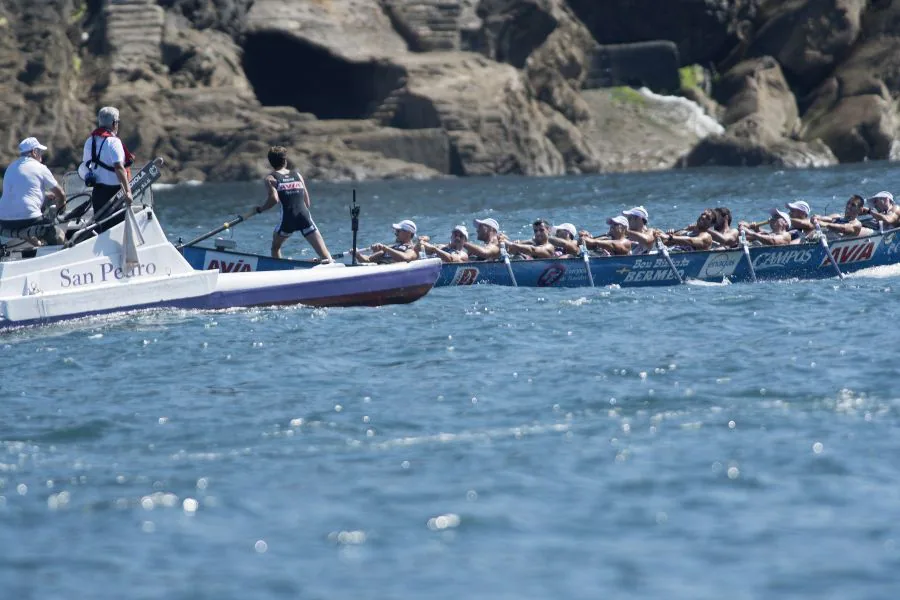 La bahía de San Sebastián ha acogido este domingo la regata de la Bandera de La Concha.