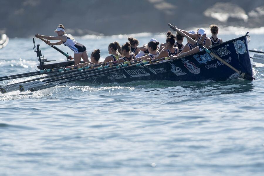 La bahía de San Sebastián ha acogido este domingo la regata de la Bandera de La Concha.