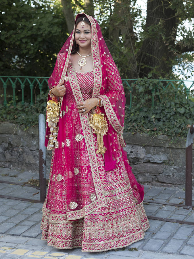 Un hindú y una filipina se casan en Donostia por los ritos católico e hindú