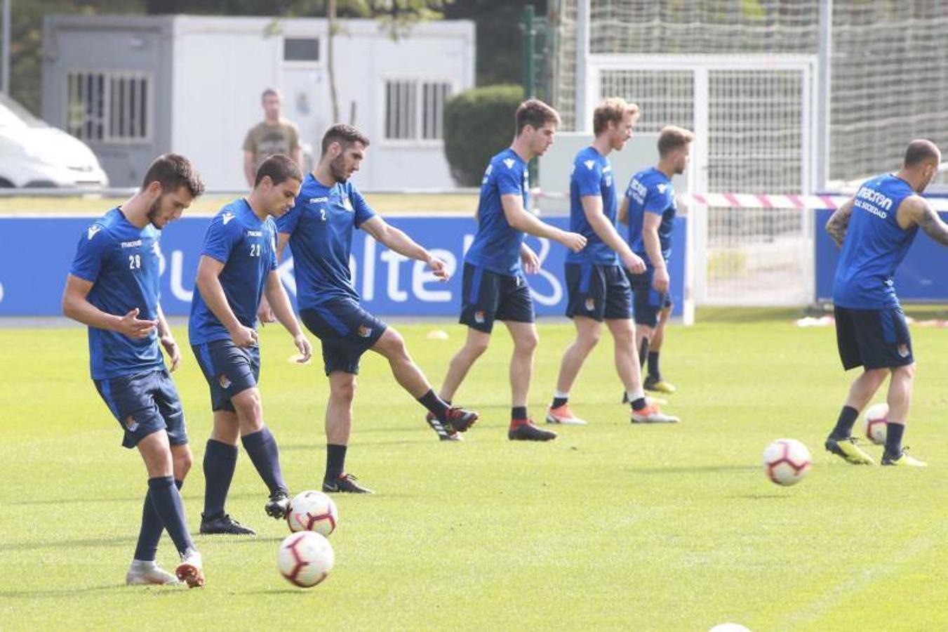 Los jugadores de la Real Sociedad se han vuelto a ejercitar en una nueva sesión en Zubieta.