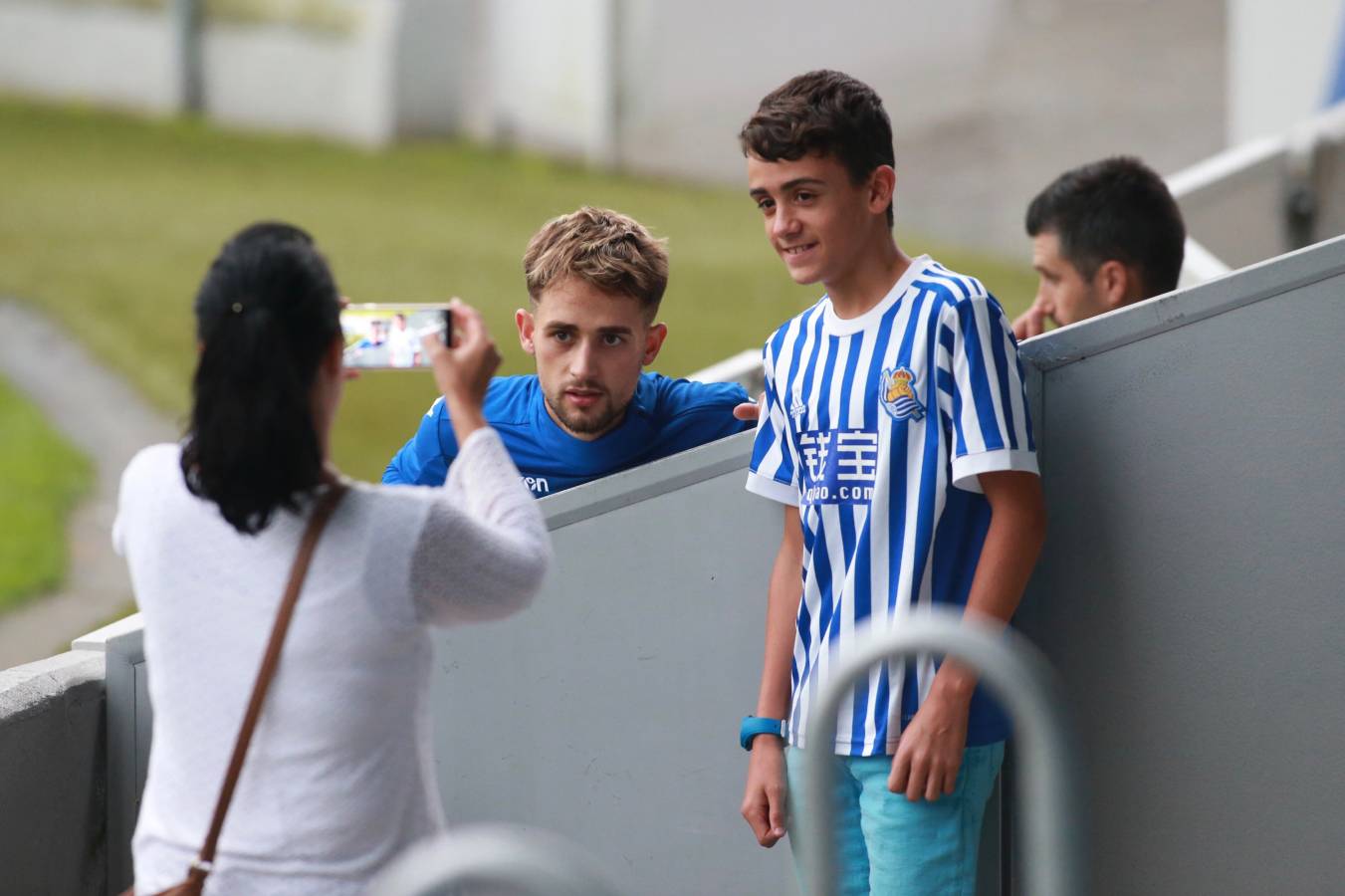 Los hombres de Garitano se han entrenado bajo la lluvia con la presencia de muchos canteranos.