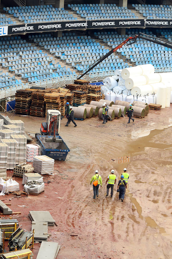 El estadio de la Real Sociedad continúa con las obras para que todo esté listo el próximo sábado día 15 en el partido ante el Barcelona