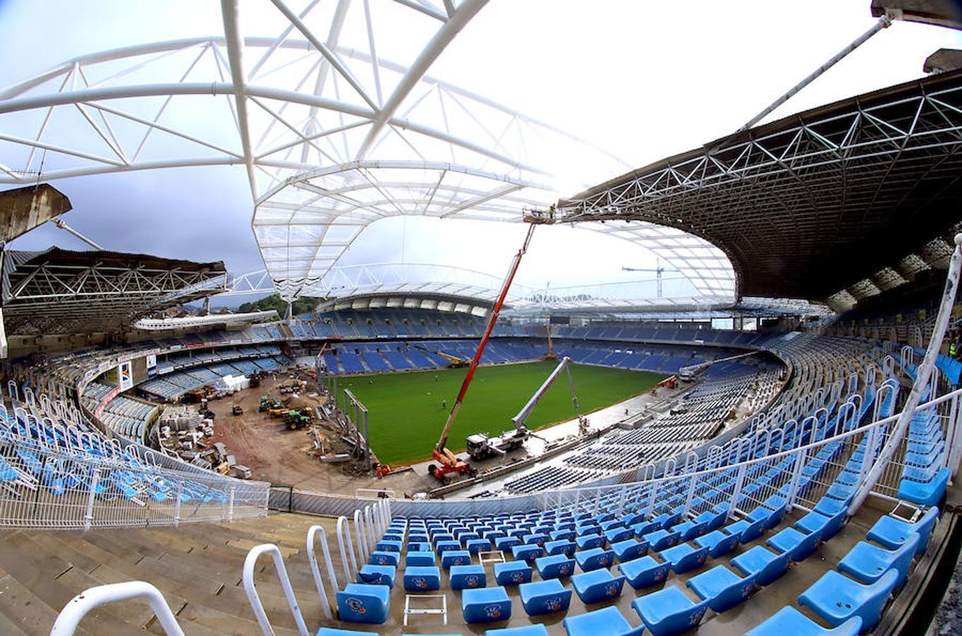 El estadio de la Real Sociedad continúa con las obras para que todo esté listo el próximo sábado día 15 en el partido ante el Barcelona