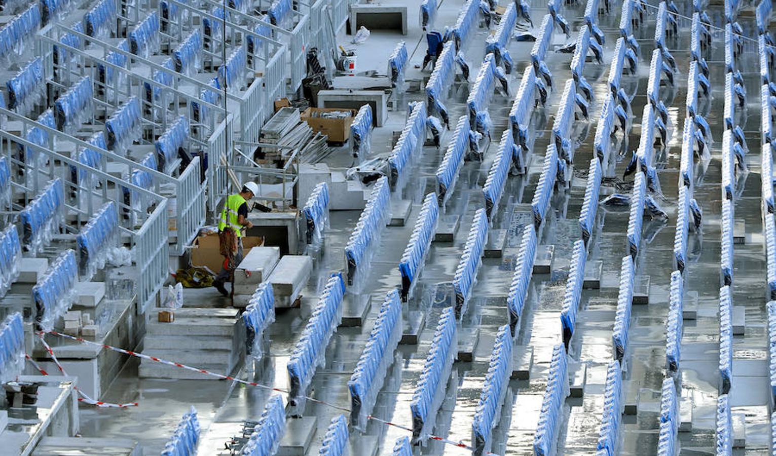El estadio de la Real Sociedad continúa con las obras para que todo esté listo el próximo sábado día 15 en el partido ante el Barcelona