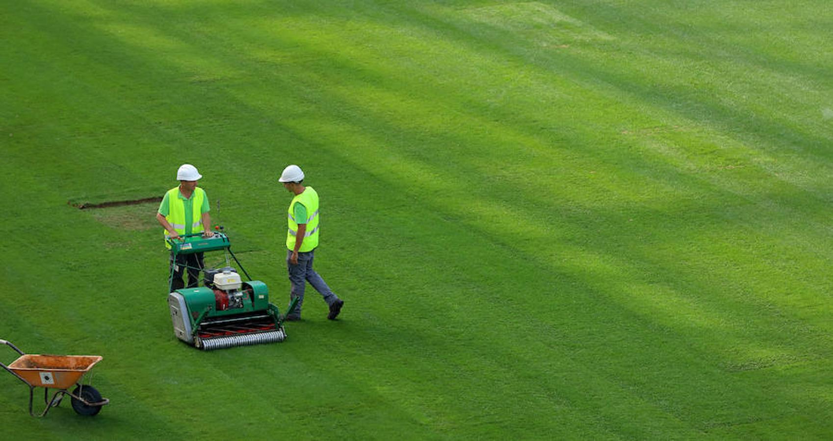 El estadio de la Real Sociedad continúa con las obras para que todo esté listo el próximo sábado día 15 en el partido ante el Barcelona