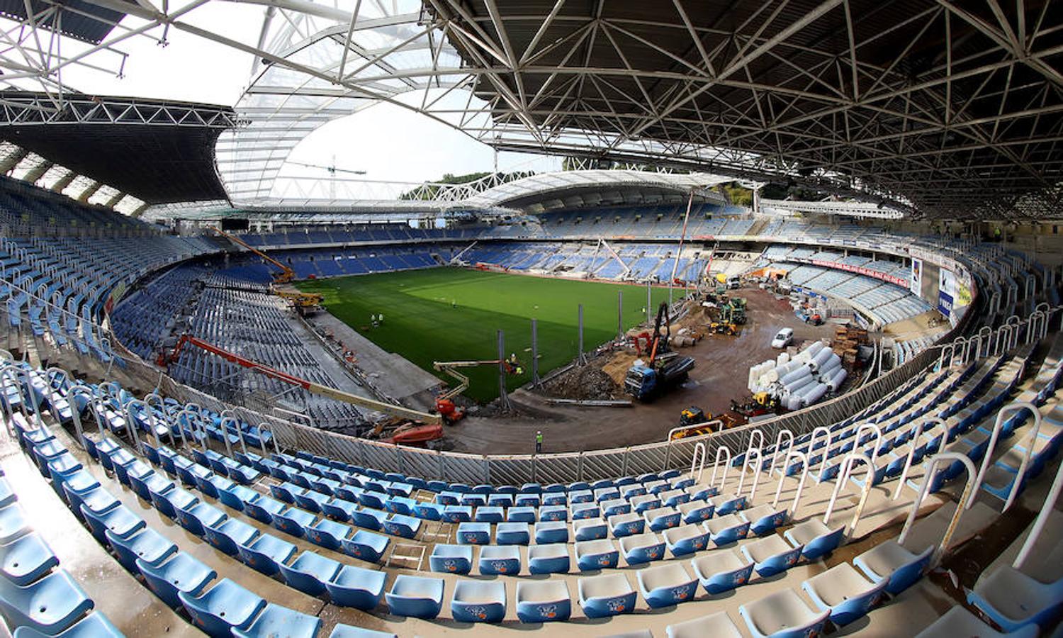 El estadio de la Real Sociedad continúa con las obras para que todo esté listo el próximo sábado día 15 en el partido ante el Barcelona