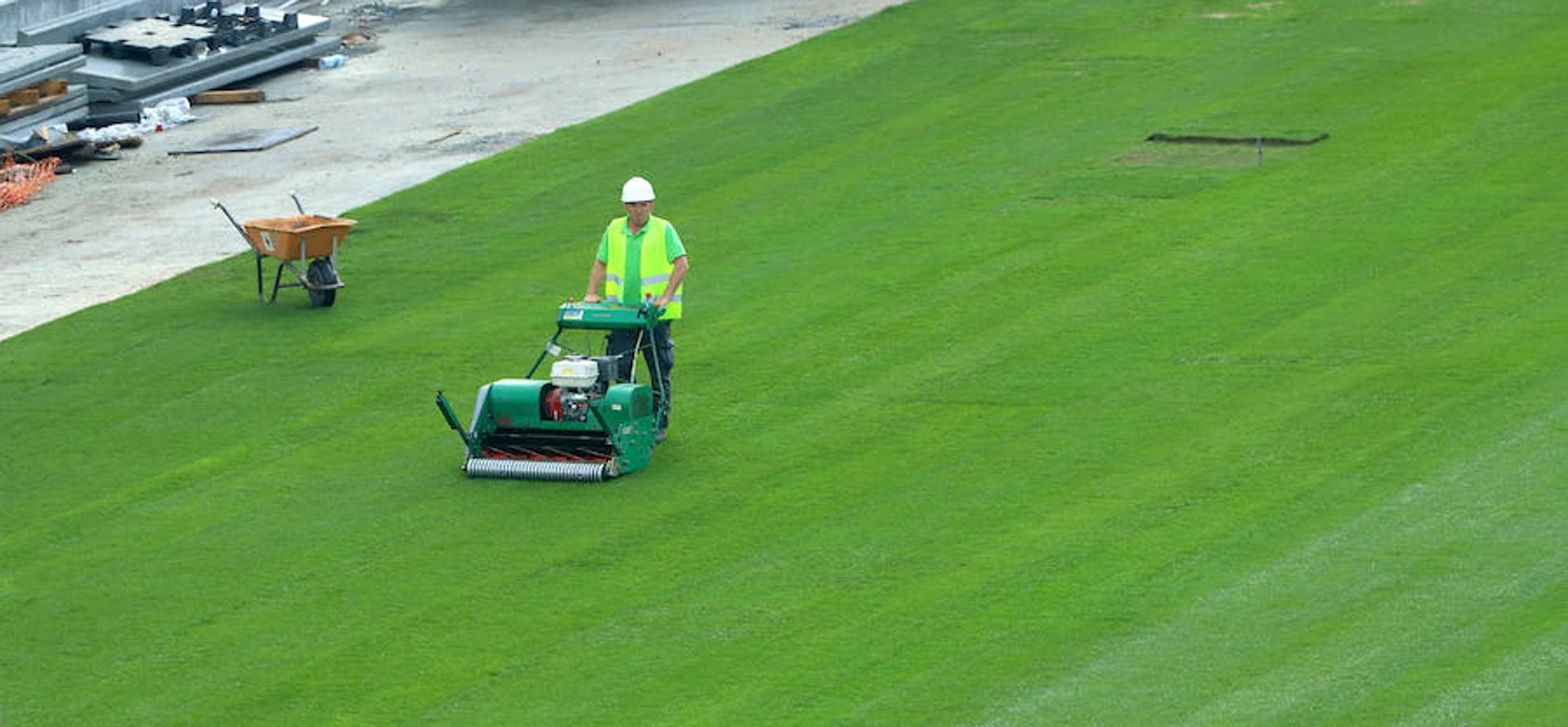 El estadio de la Real Sociedad continúa con las obras para que todo esté listo el próximo sábado día 15 en el partido ante el Barcelona