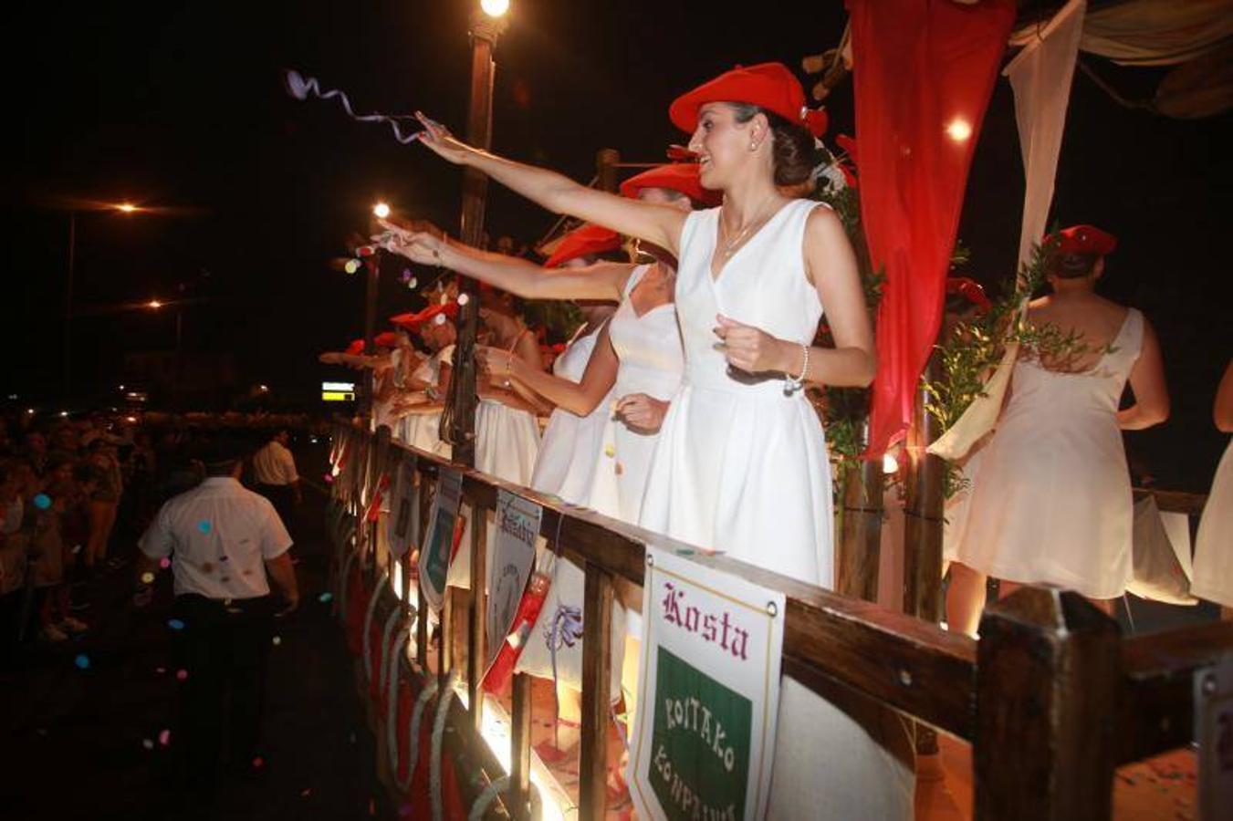 Comienzan las fiestas de Hondarribia y el jueves a las 22:30 horas fue la presentación de las cantineras del Alarde de Hondarribia. 