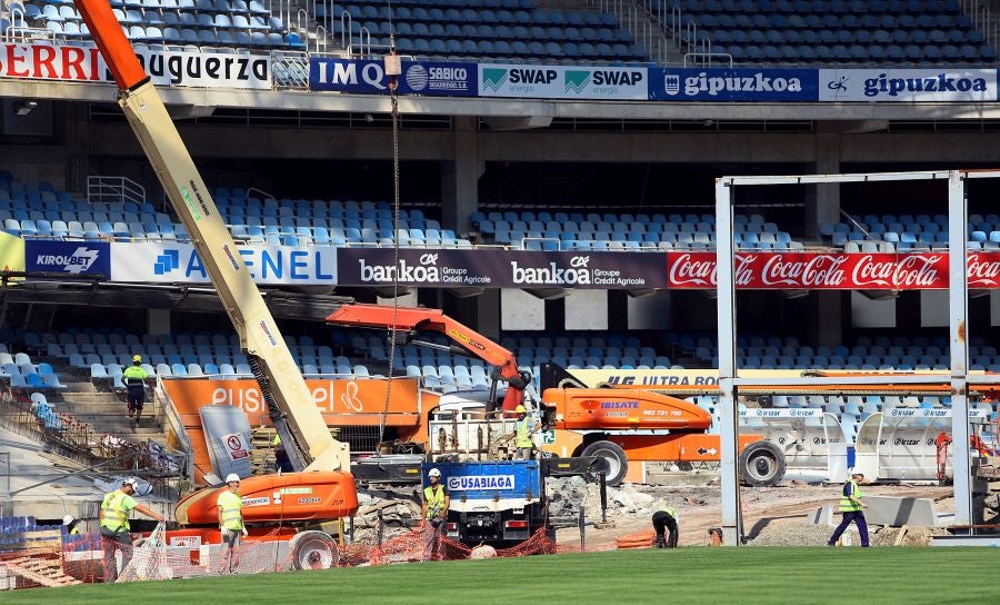 El campo de la Real Sociedad continúa afinando su puesta a punto para estar en las mejores condiciones para el próximo partido.