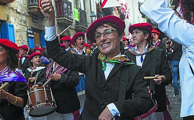 La compañía Jaizkibel lleva más de veinte años desfilando el 8 de septiembre.