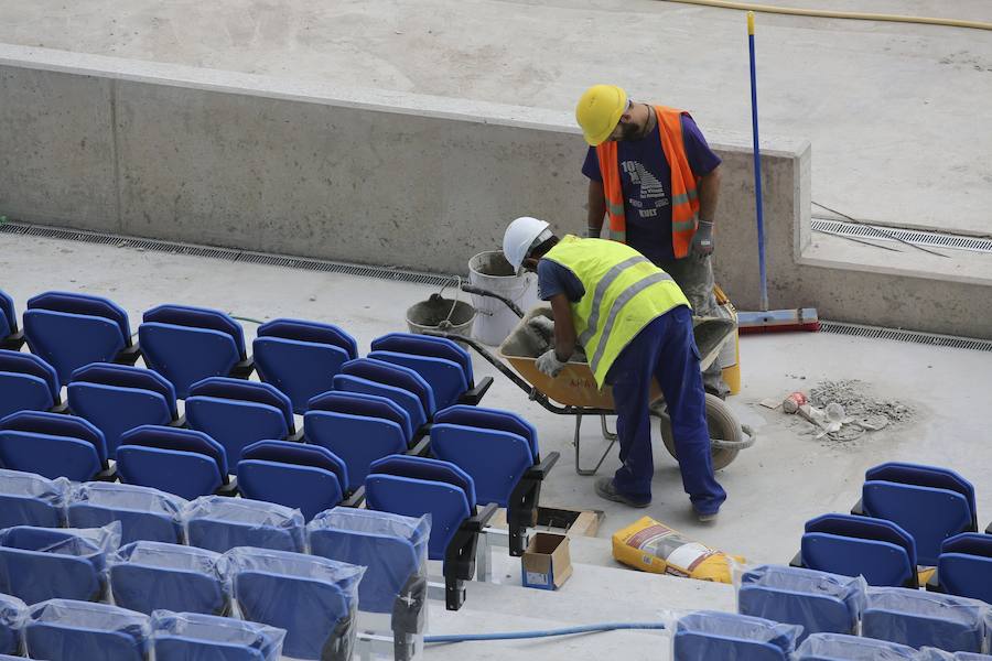 Los operarios siguen trabajando a gran ritmo para que el estadio esté en las mejores condiciones posibles el sábado ante el Barcelona