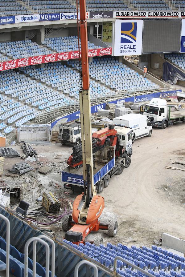 Los operarios siguen trabajando a gran ritmo para que el estadio esté en las mejores condiciones posibles el sábado ante el Barcelona