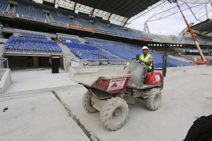 Los operarios siguen trabajando a gran ritmo para que el estadio esté en las mejores condiciones posibles el sábado ante el Barcelona