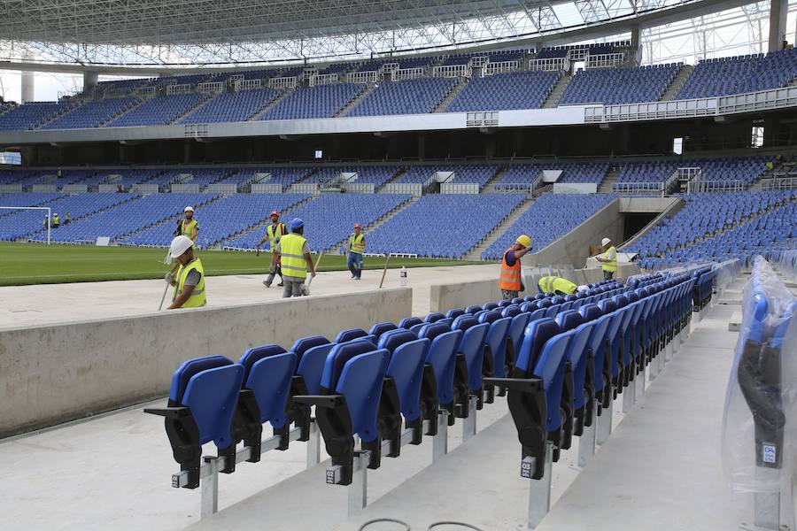 Los operarios siguen trabajando a gran ritmo para que el estadio esté en las mejores condiciones posibles el sábado ante el Barcelona