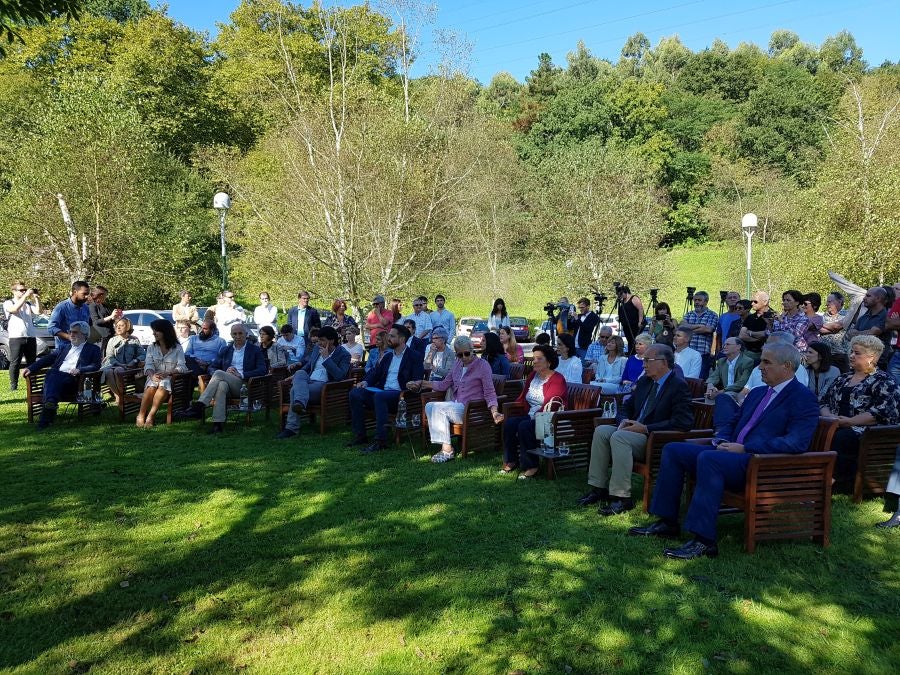 Emocionado reconocimiento de todos los partidos al policía nacional Antonio Cedillo, asesinado por ETA en Errenteria
