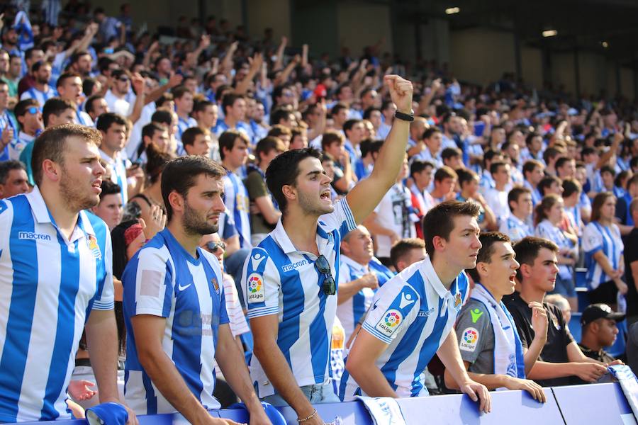 Casi 29.000 aficionados han llenado las gradas del nuevo Anoeta en su estreno