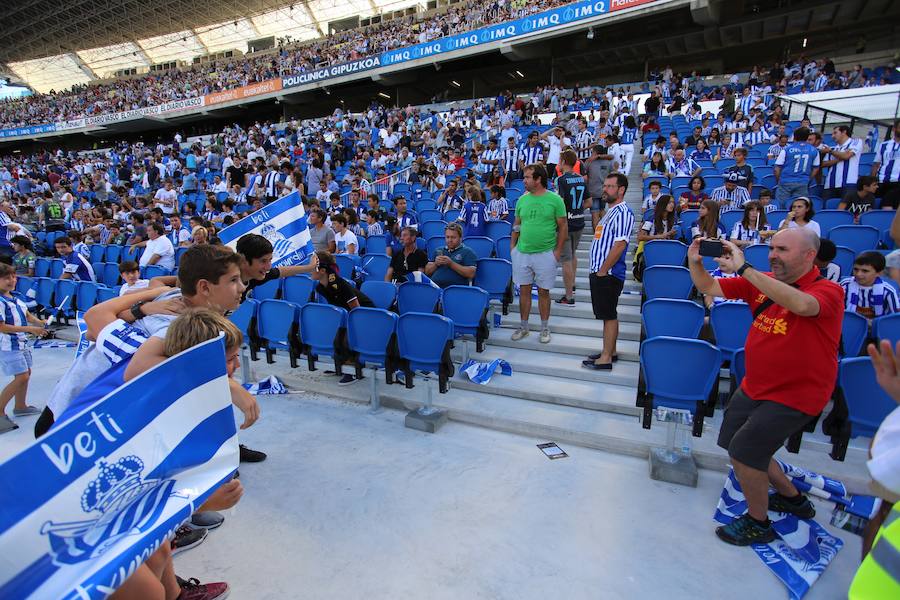 Casi 29.000 aficionados han llenado las gradas del nuevo Anoeta en su estreno