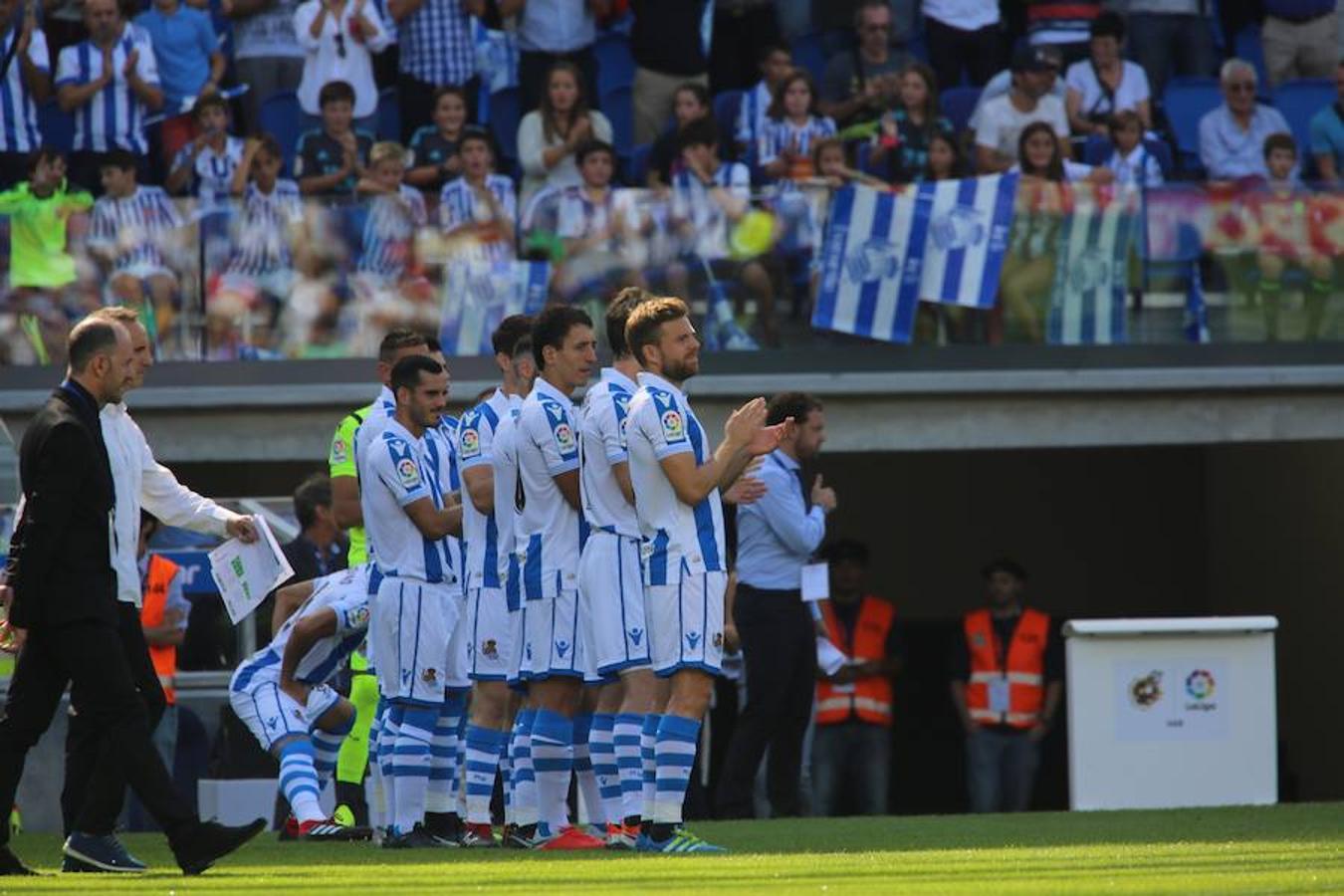 El equipo txuri-urdin ha estrenado el nuevo Anoeta frente a los blaugranas