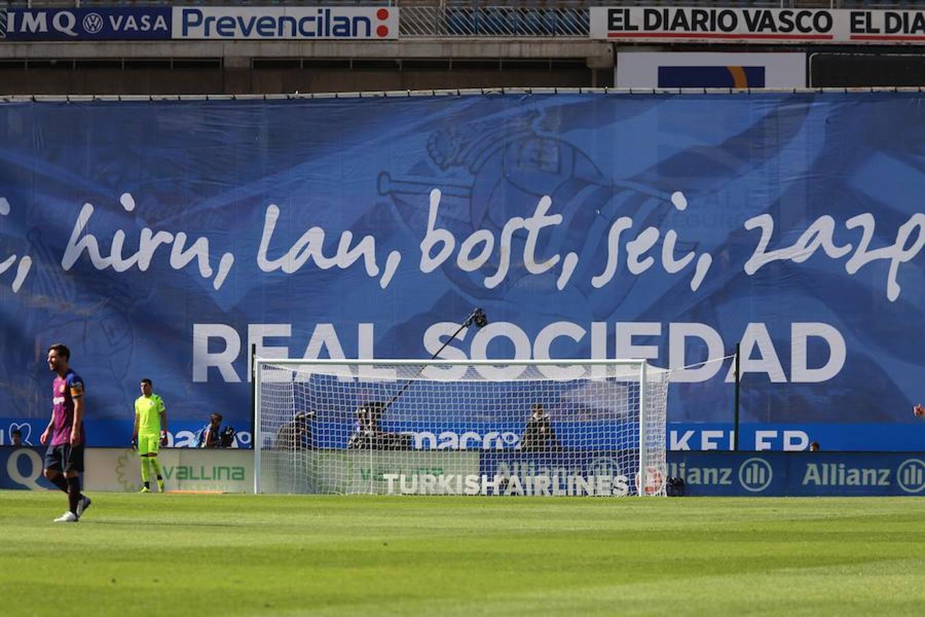 El equipo txuri-urdin ha estrenado el nuevo Anoeta frente a los blaugranas