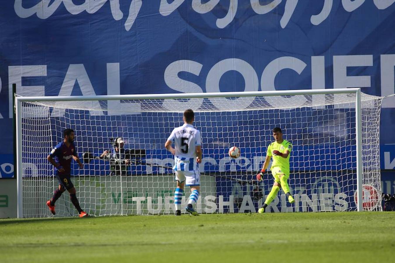El equipo txuri-urdin ha estrenado el nuevo Anoeta frente a los blaugranas