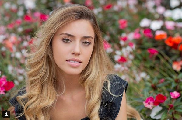 La modelo navarra Amaia Izar Leache se ha hecho con la corona de Miss World Spain, cuya gala final se celebró en Rota, Cádiz.