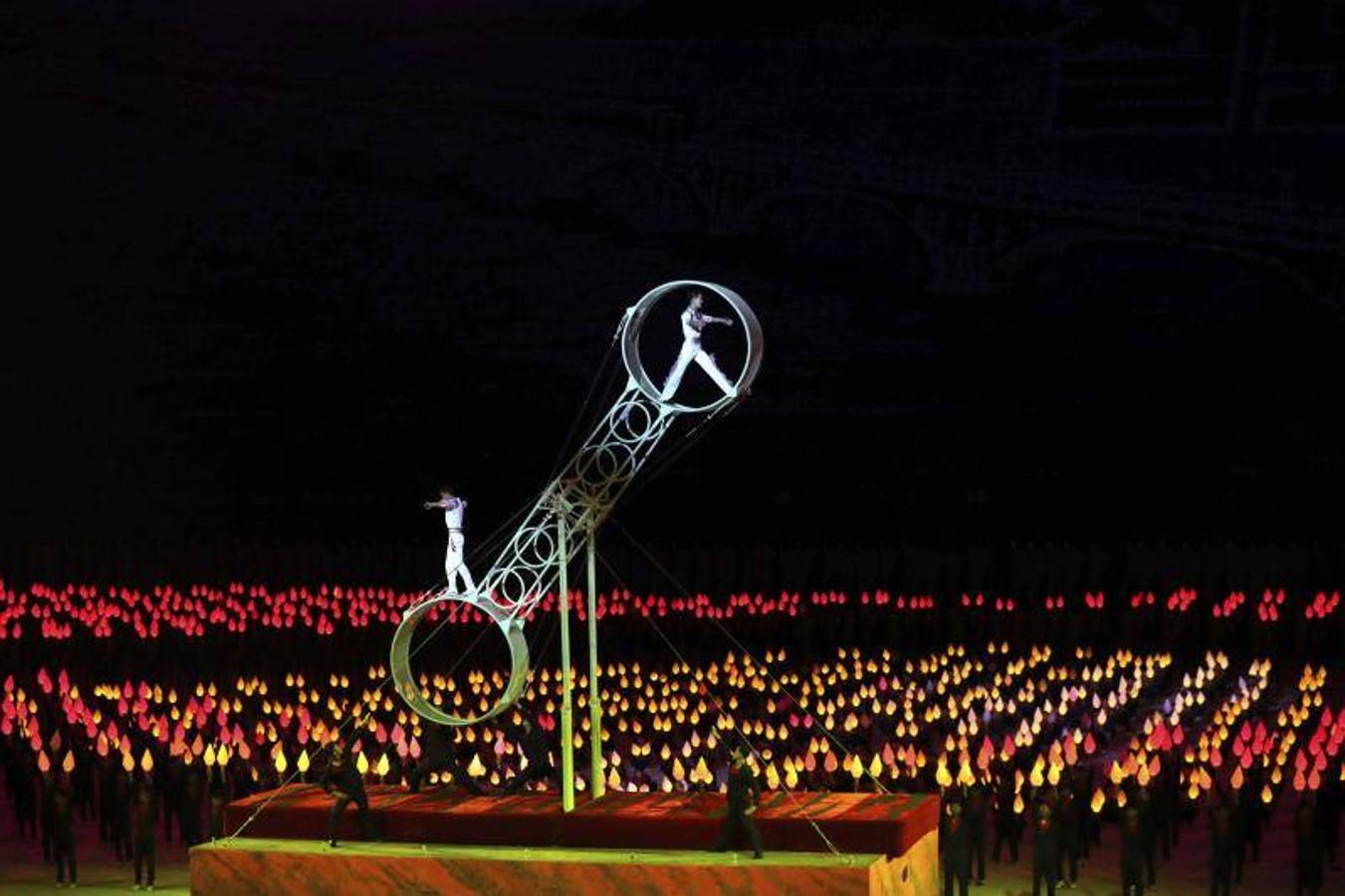 Artistas de Corea del Norte se presentan en el estadio May Day, en Pyongyang en el marco de la tercera cumbre intercoreana que se celebra en Pyongyang.
