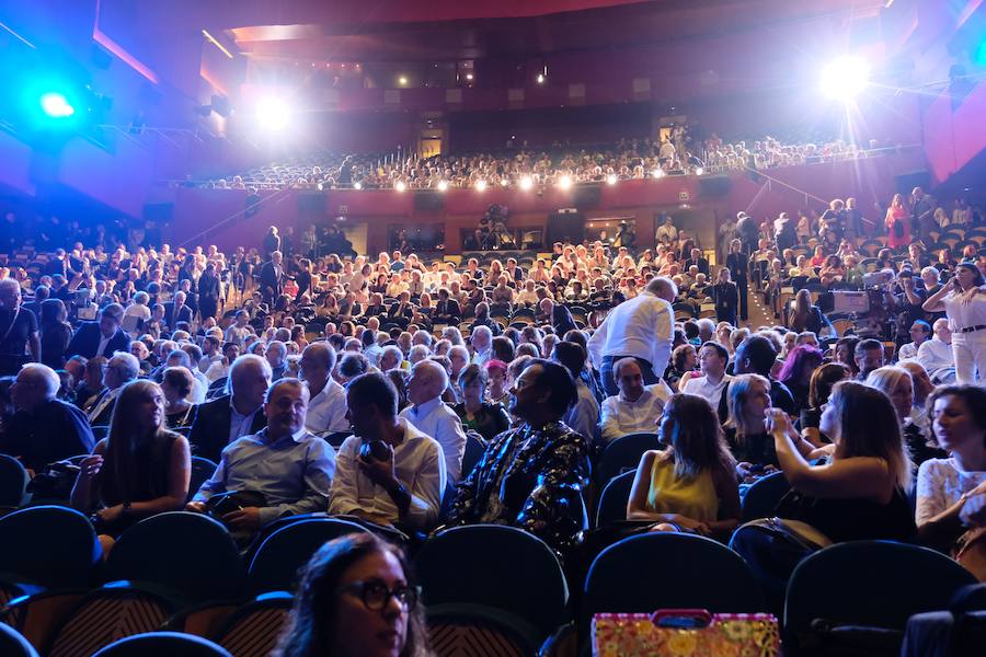 Los protagonistas de la alfombra roja de la gala inaugural de la 66 edición del Festival de Cine de San Sebastián