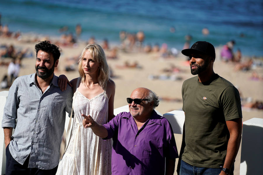 El actor, director y productor Danny DeVito es la estrella absoluta de la segunda jornada del Festival de Cine de San Sebastián, en la que recibe el Premio Donostia.