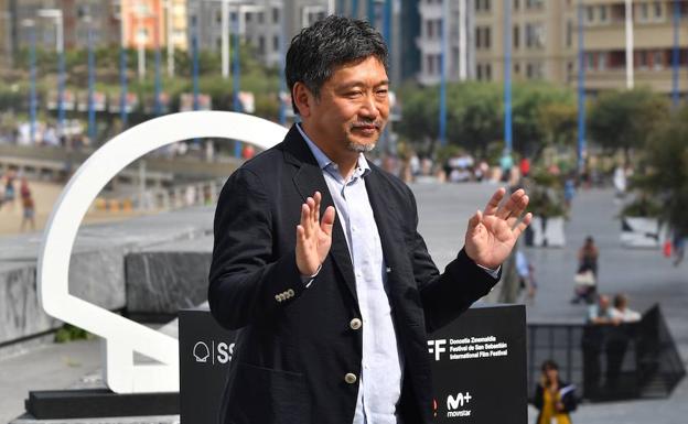 Hirokazu Kore-eda, durante el photocall realizado en el exterior del Kursaal.