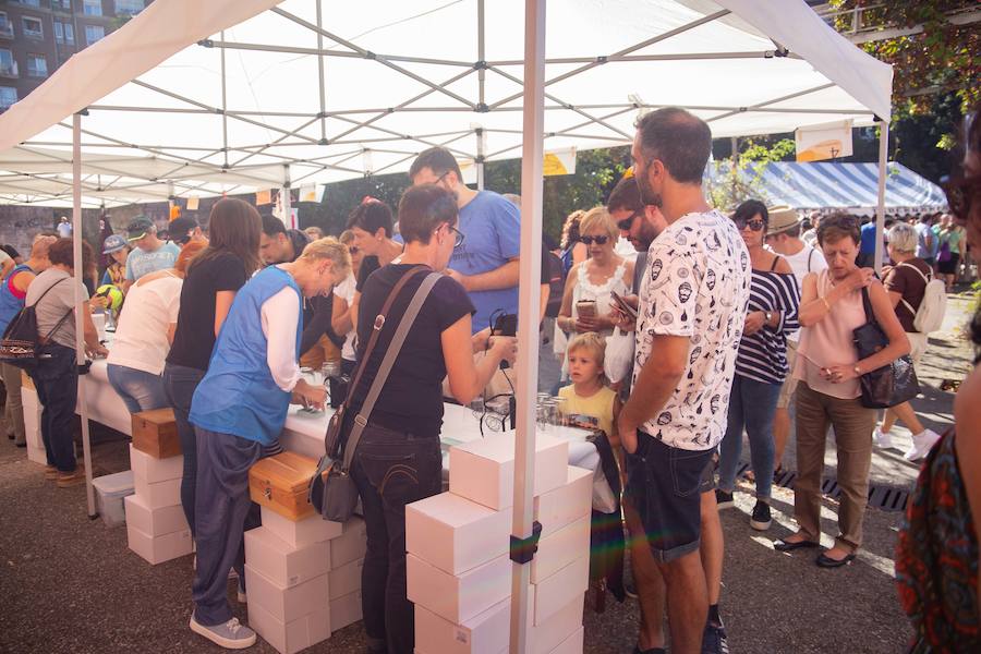 Los asistentes acabaron con los 10.000 pintxos que aportaron desinteresadamente restaurantes y bares