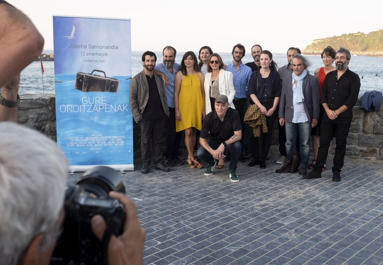 El Festival de Cine de San Sebastian ha vuelto a mostrar este jueves a un buen ramillete de estrellas como Paco León y el equipo de la serie 'Arde Madrid', el cineasta mexicano Alfonso Cuarón, Pedro Almodóvar, Juliette Binoche o Robert Pattinson entre otros.