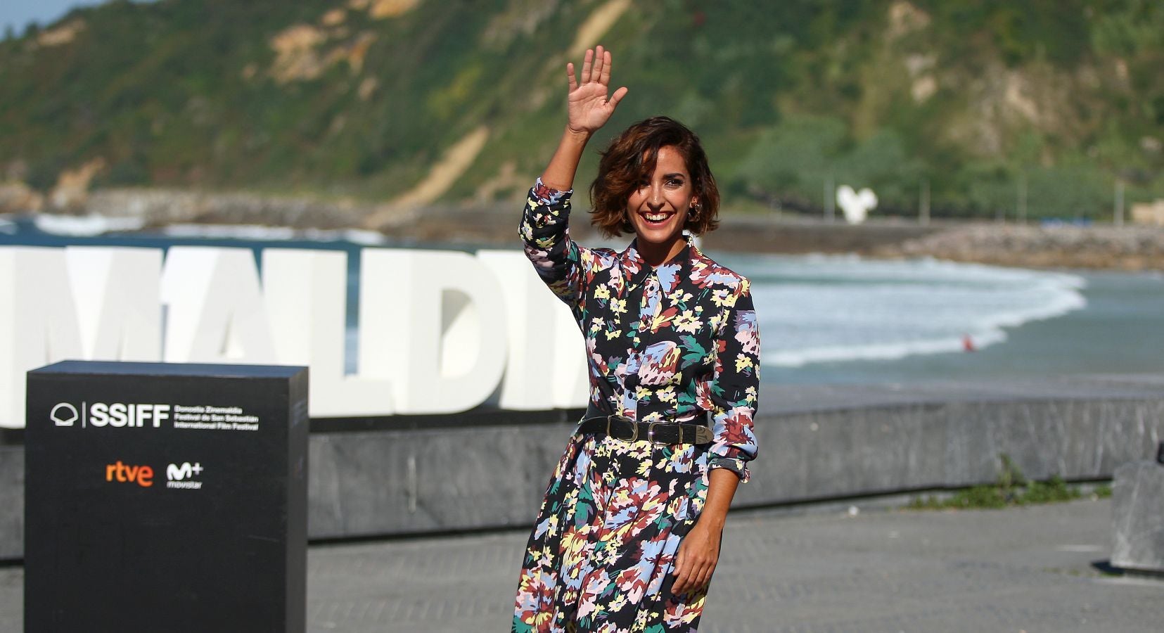 El Festival de Cine de San Sebastian ha vuelto a mostrar este jueves a un buen ramillete de estrellas como Paco León y el equipo de la serie 'Arde Madrid', el cineasta mexicano Alfonso Cuarón, Pedro Almodóvar, Juliette Binoche o Robert Pattinson entre otros.