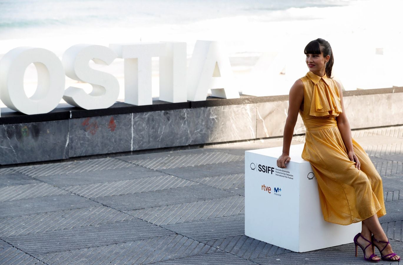 Un padre diabólico, unos hermanos que se despedazan, mujeres de hierro, y en el centro, el suculento negocio del narcotráfico. Así es la serie española 'Gigantes', presentada este viernes en el Festival de cine de San Sebastián