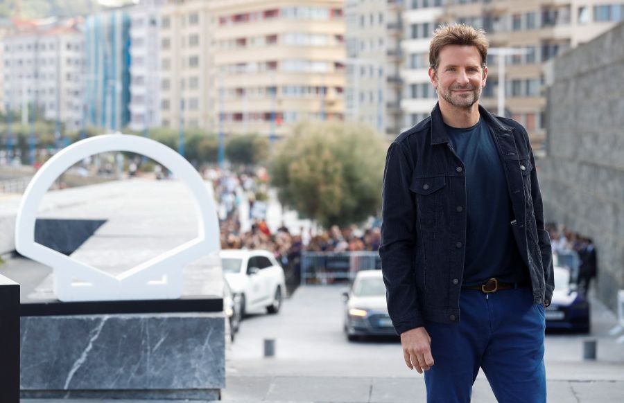 Bradley Cooper, tres veces nominado al Oscar como mejor actor, cierra la sección Perlas del Festival de San Sebastián con su opera prima como director, 'A star is born' 