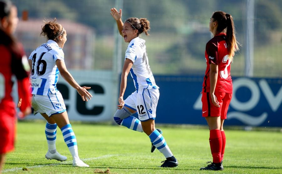 La Real ha vencido al Sevilla 2-0 este mediodía en Zubieta y es segunda en la clasificación con tres triunfos, un empate y cero derrotas.