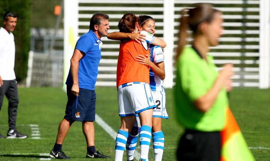 La Real ha vencido al Sevilla 2-0 este mediodía en Zubieta y es segunda en la clasificación con tres triunfos, un empate y cero derrotas.